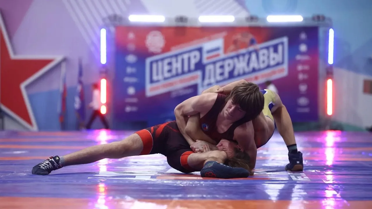 🤼 В Новосибирске проходит всероссийский турнир по греко-римской борьбе