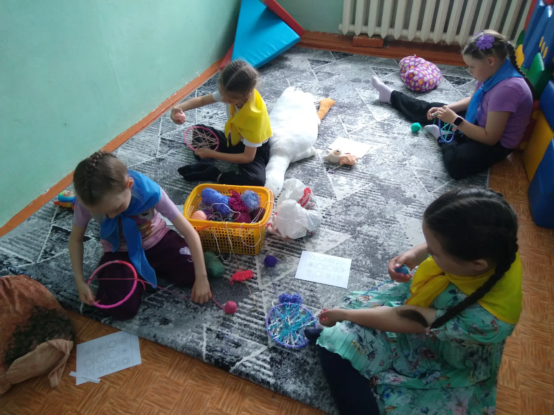☂🌞🦋Очередной день нашей летней площадки📅👍
✅Вожатые подготовили и провели с ребятами викторину Эт