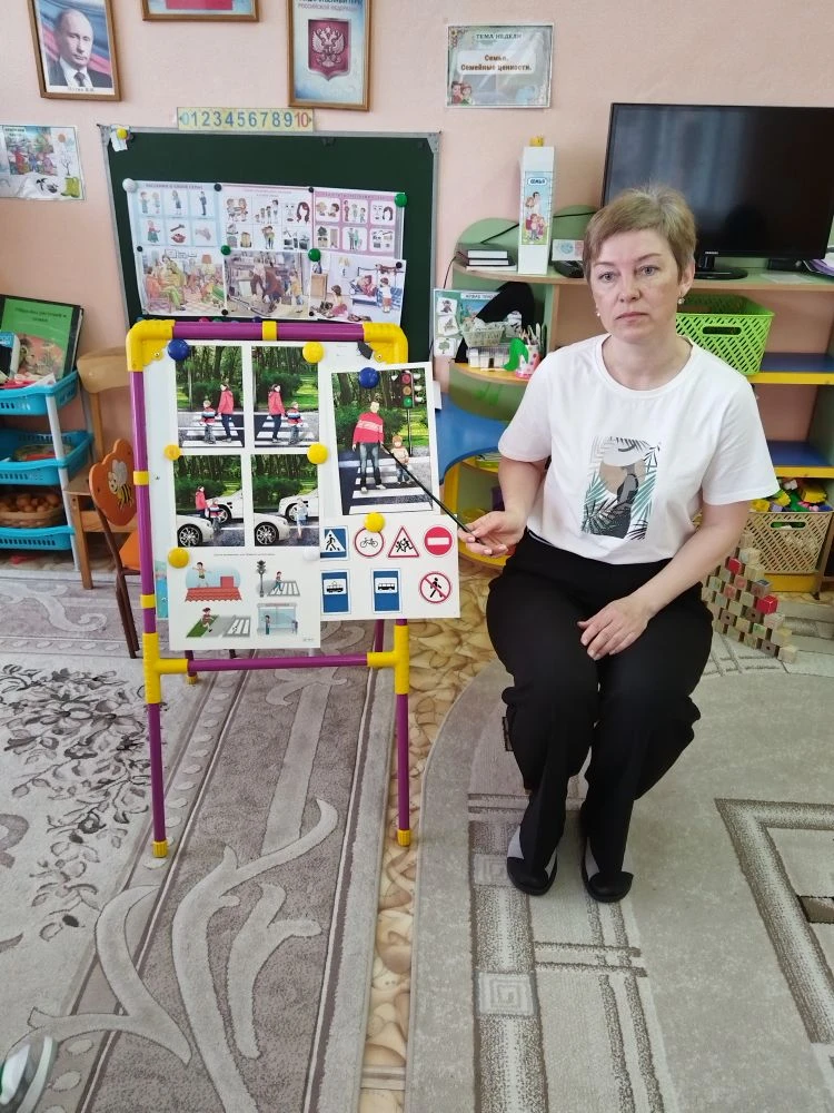 В рамках ll декады дорожной безопасности детей, в группе комбинированной направленности...