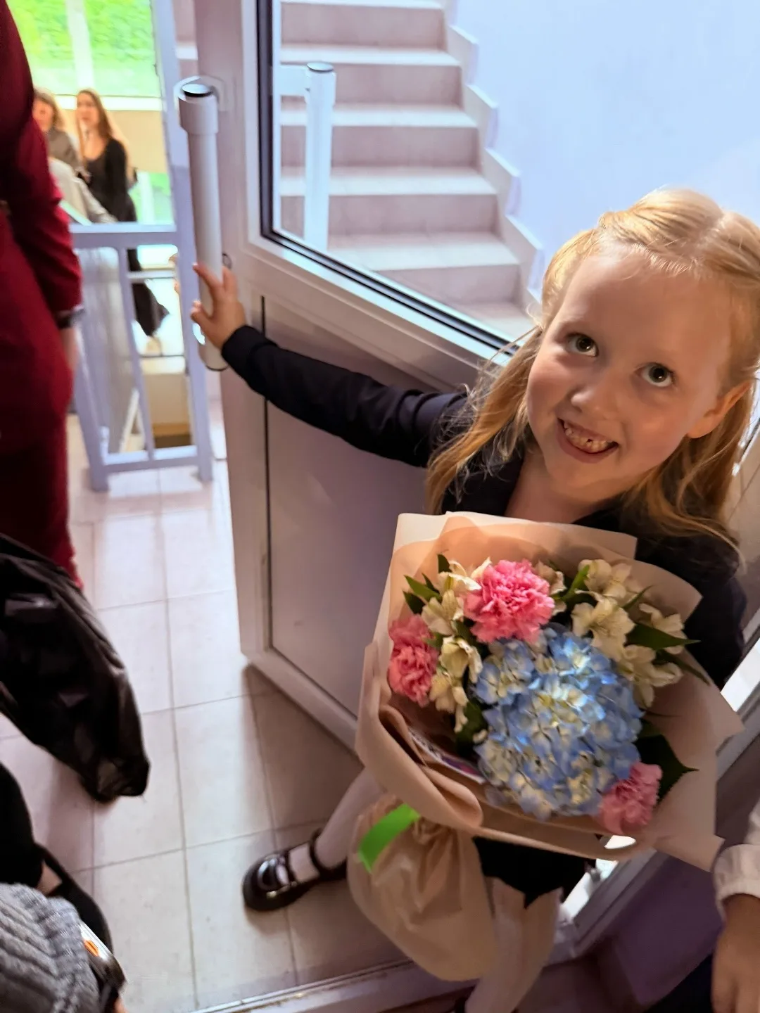 Всех детей и родителей поздравляю с 1 сентября! Сегодня дочка пошла в 1 класс ❤