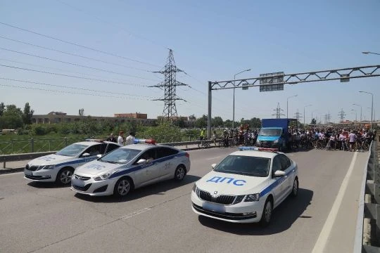 Тацинские госавтоинспекторы предупредили водителей об ухудшении погодных условий