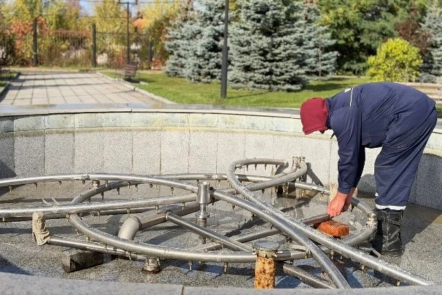 В Йошкар-Оле начали готовить фонтаны к зиме