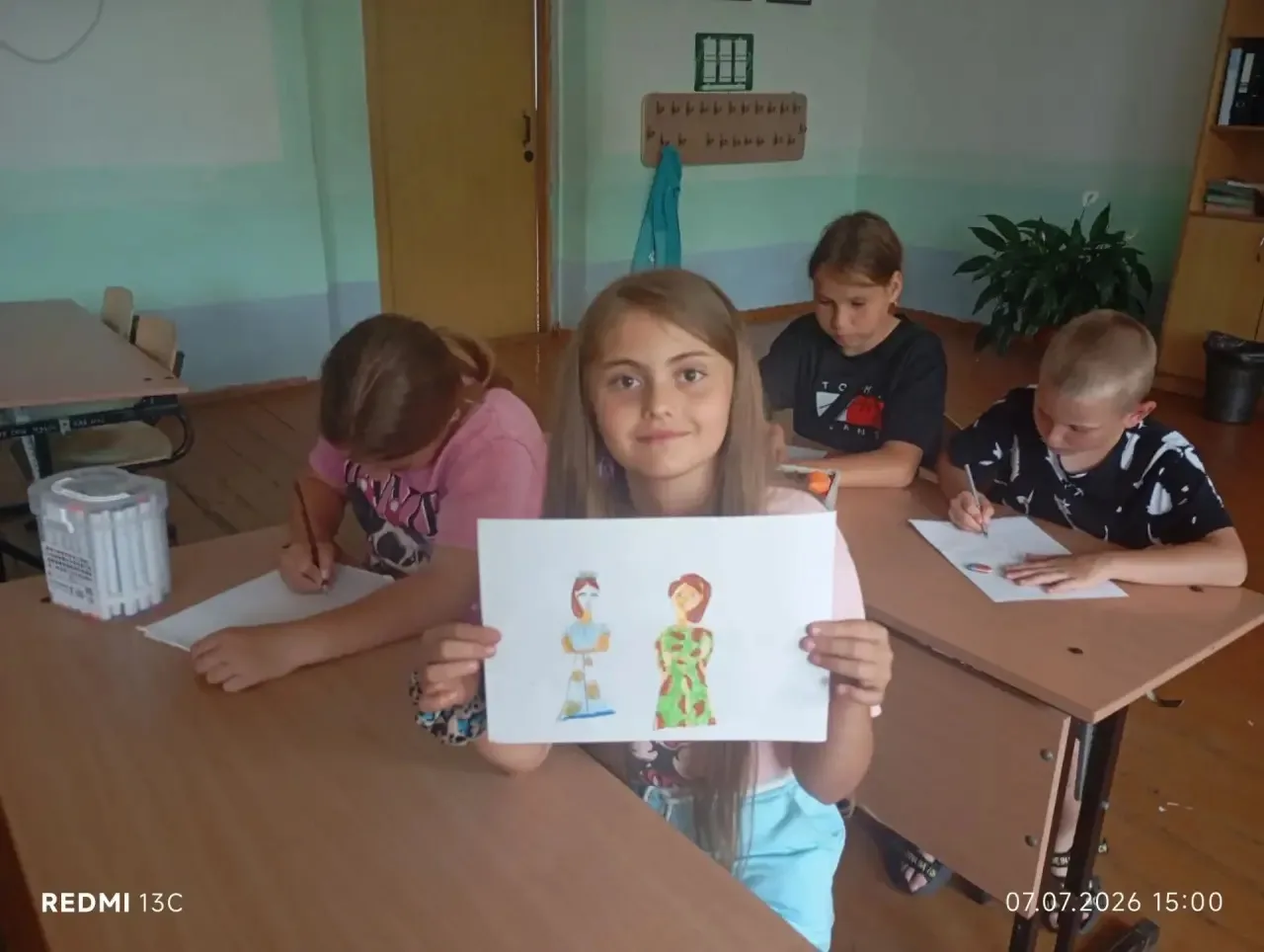 🎉 «Моя будущая профессия»: мечты ребят — на бумаге! 🎉

Сегодня в нашем лагере было по-особенному в