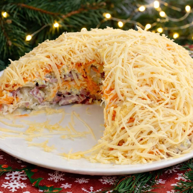 ФРАНЦУЗСКИЙ СЛОЁНЫЙ САЛАТ С ВЕТЧИНОЙ — ОЧЕНЬ НЕЖНЫЙ И НЕОБЫЧНО ВКУСНЫЙ

ИНГРЕДИЕНТЫ:
✅ Ветчина — 200