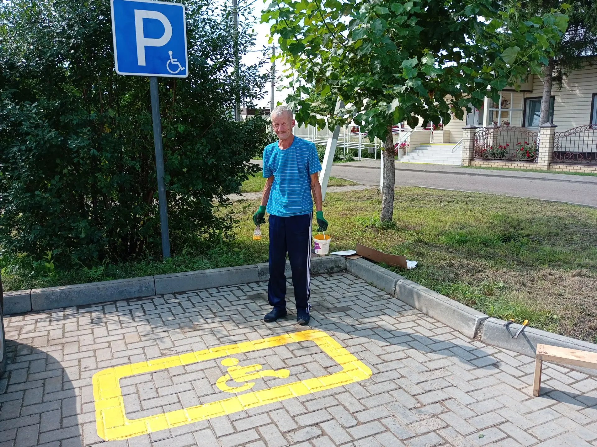 ✨🌳В рамках трудотерапии проживающий Мухаметдинов Ильшат Мухаметгарипович участвует во ...