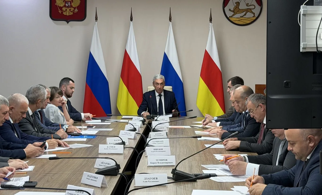 Председатель Правительства РСО – Алания Борис Джанаев провел совещание по реализации ме...