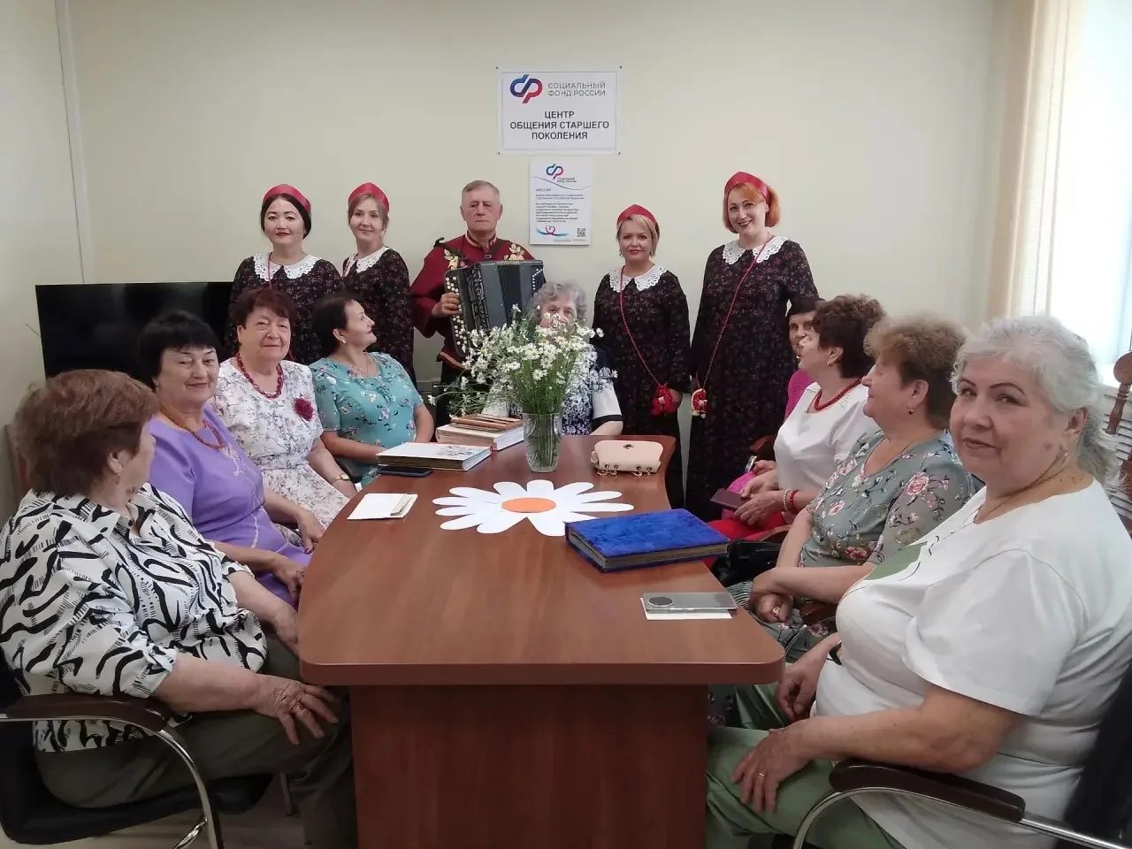 🎀В преддверии Дня семьи,любви и верности  «Народный коллектив» ансамбль «Русская песня» подготовили