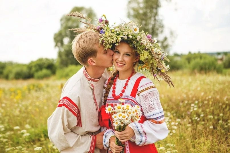 #Народный_календарь #июнь 
15 июня в Народном календаре – «Вьюн Зелёный». 
Другие названия праздника
