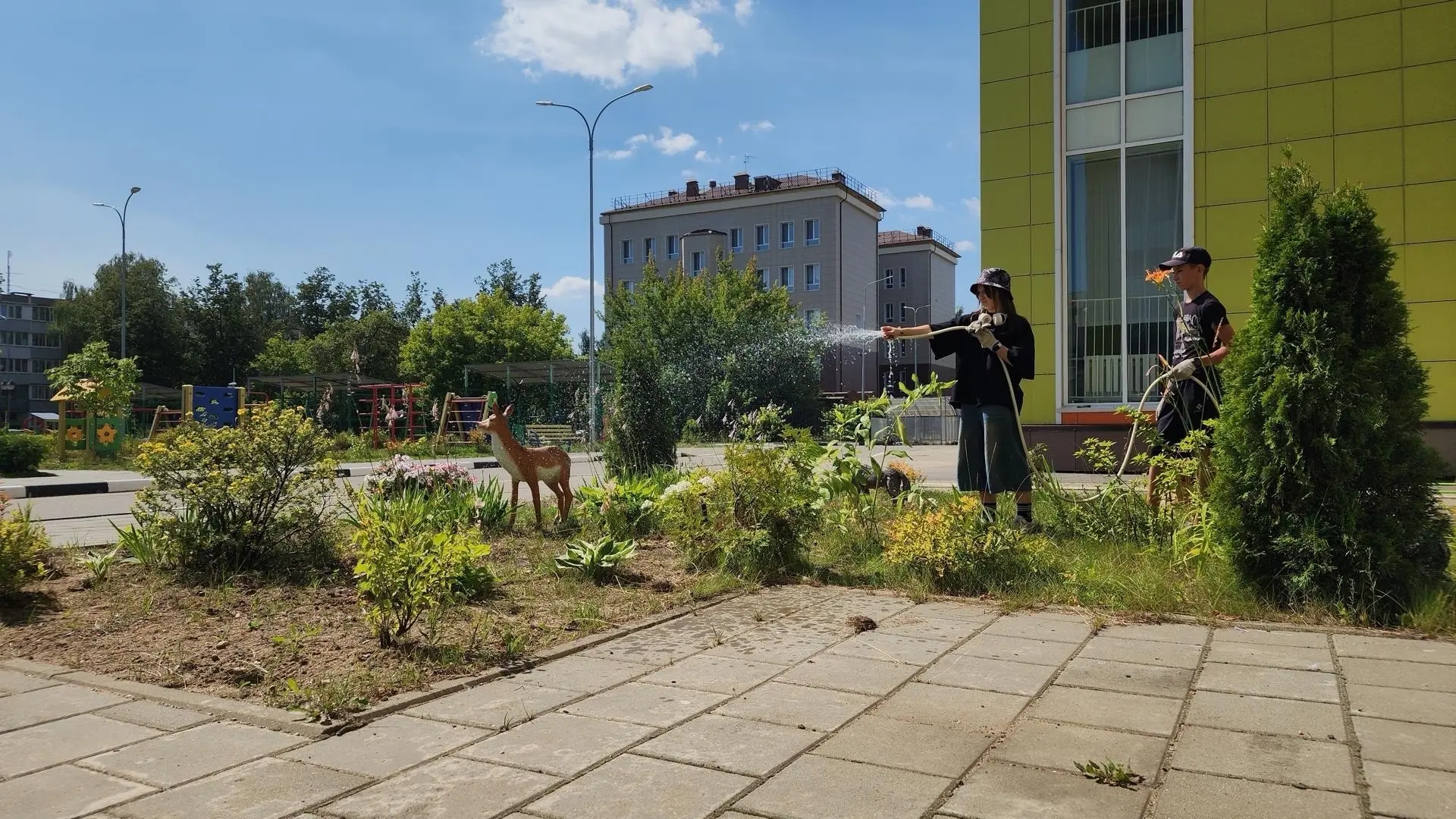 Монино | Лосино-Петровский | Москва🏡

Лето с пользой: школьники Лосино-Петровского делают округ луч