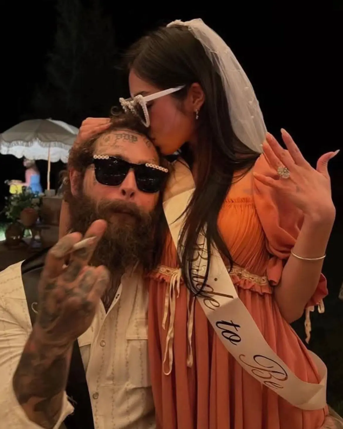 Post Malone и стилист Кристи Ли помолвлены.