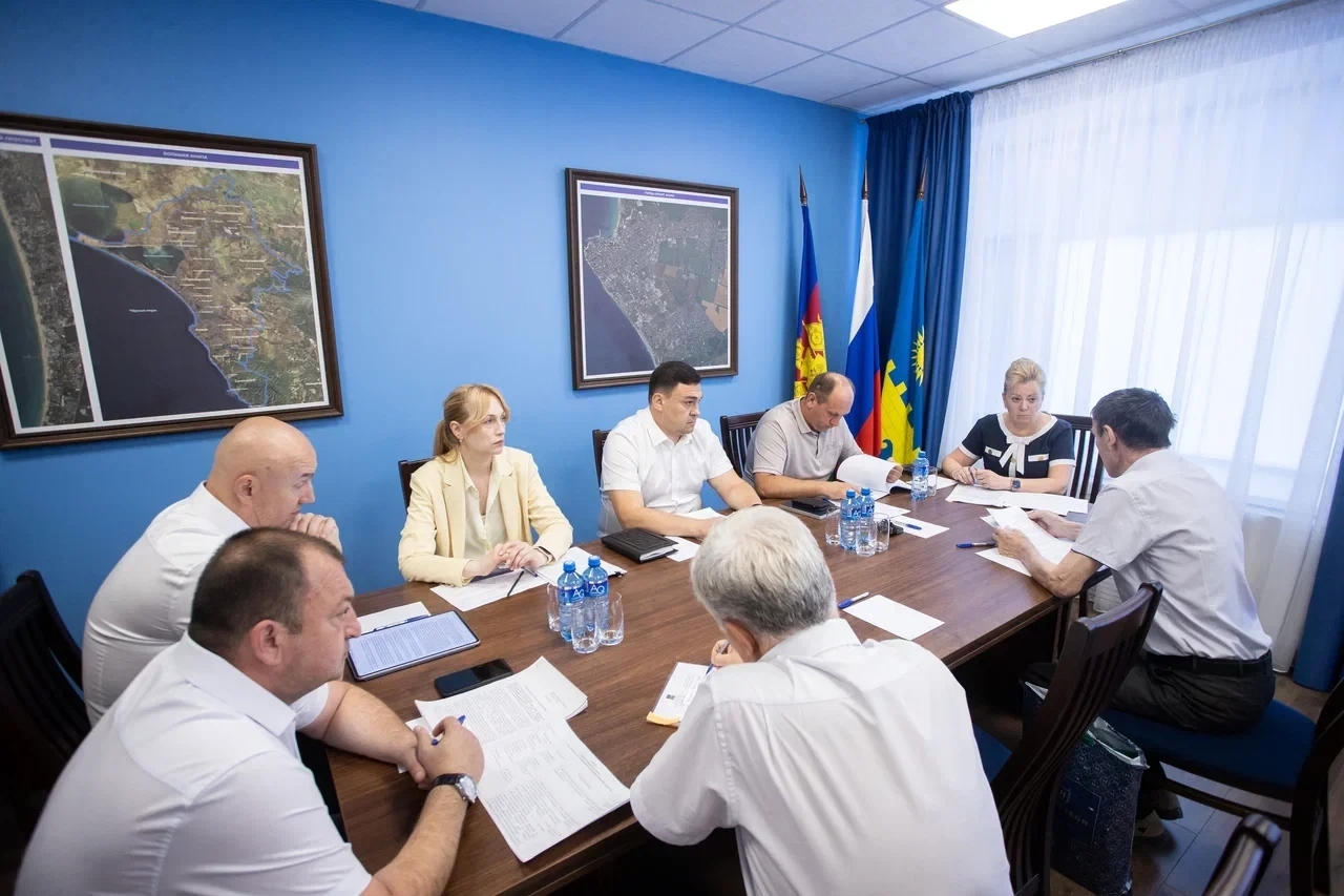 Светлана Маслова провела прием граждан
 
К главе Анапы обратились заявители, планирующие заняться жи
