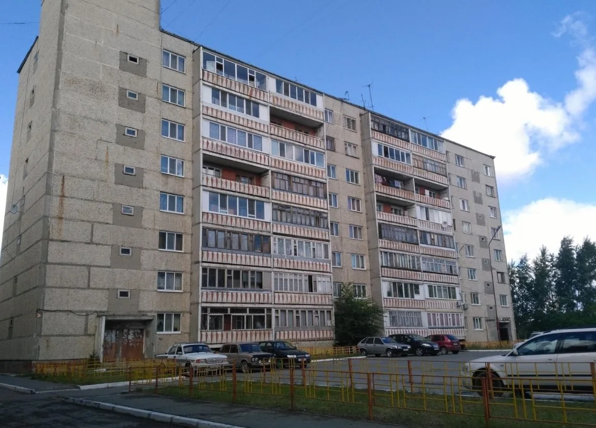 В Тюмени бездомный жестоко зарезал двух собутыльников. Их тела нашли спустя десять дней.