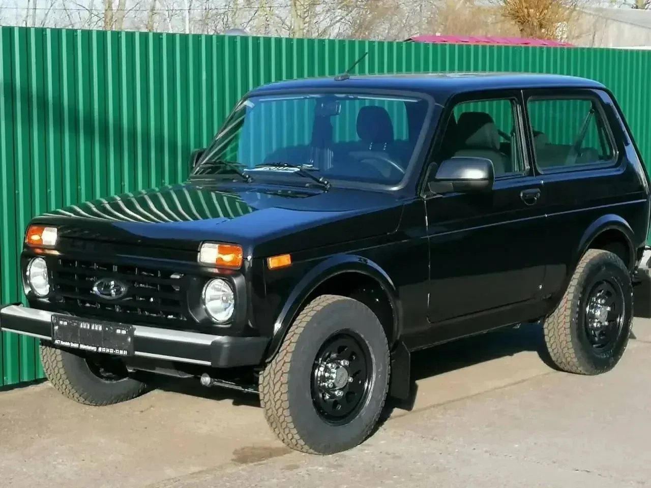 В Германии начали продавать газовую Lada Niva Legend за 26 990 евро (около 2,4 млн рублей)