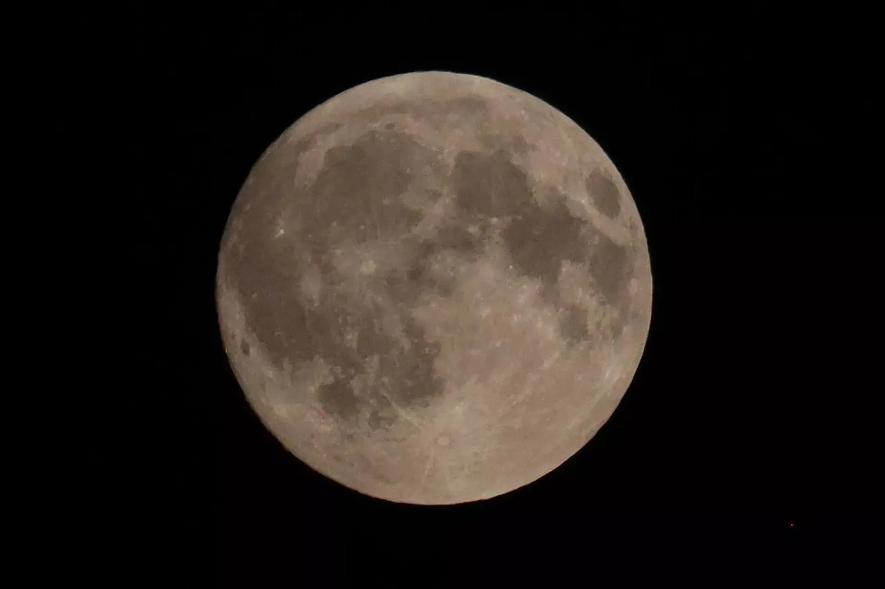 🌕Осетровая Луна взошла над Барнаулом