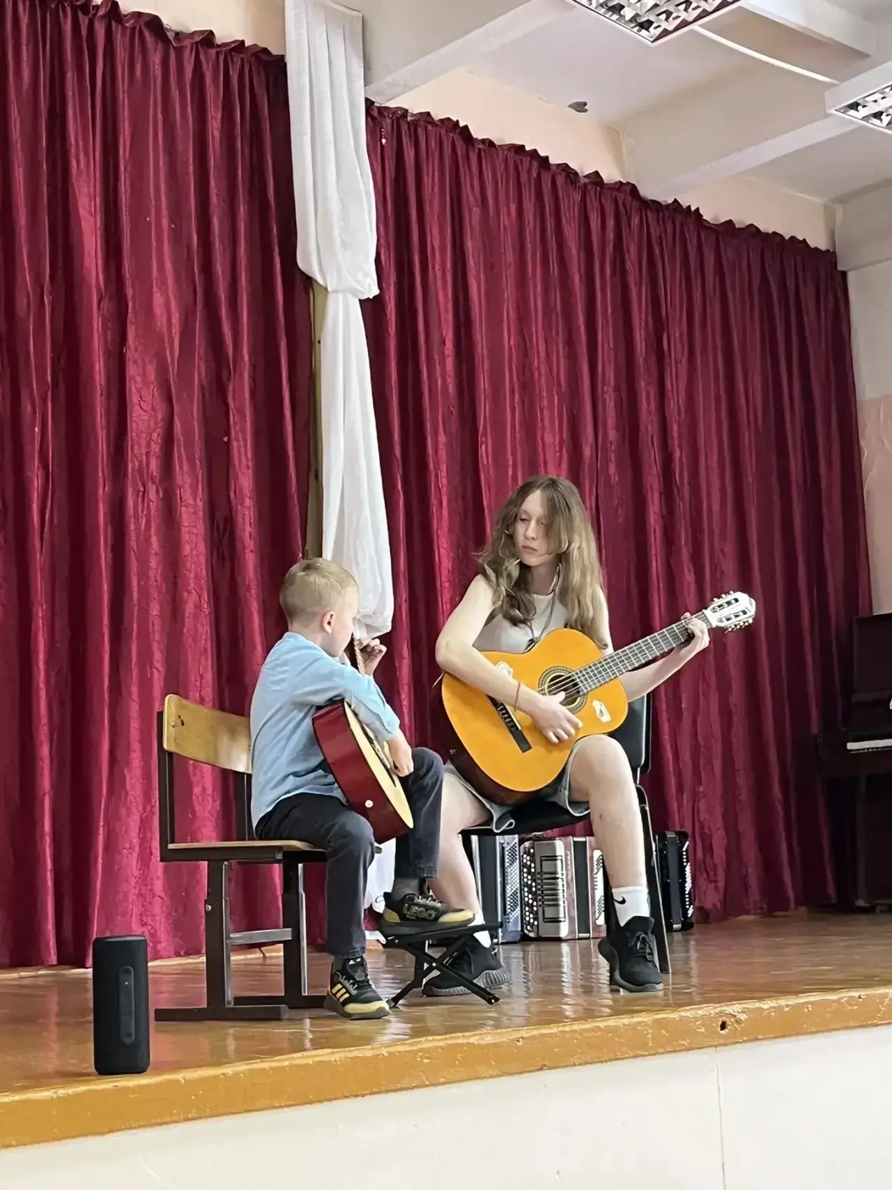 🤩🎶 В школьном лагере Бирюлинской средней общеобразовательной школы состоялся красочный концерт, по