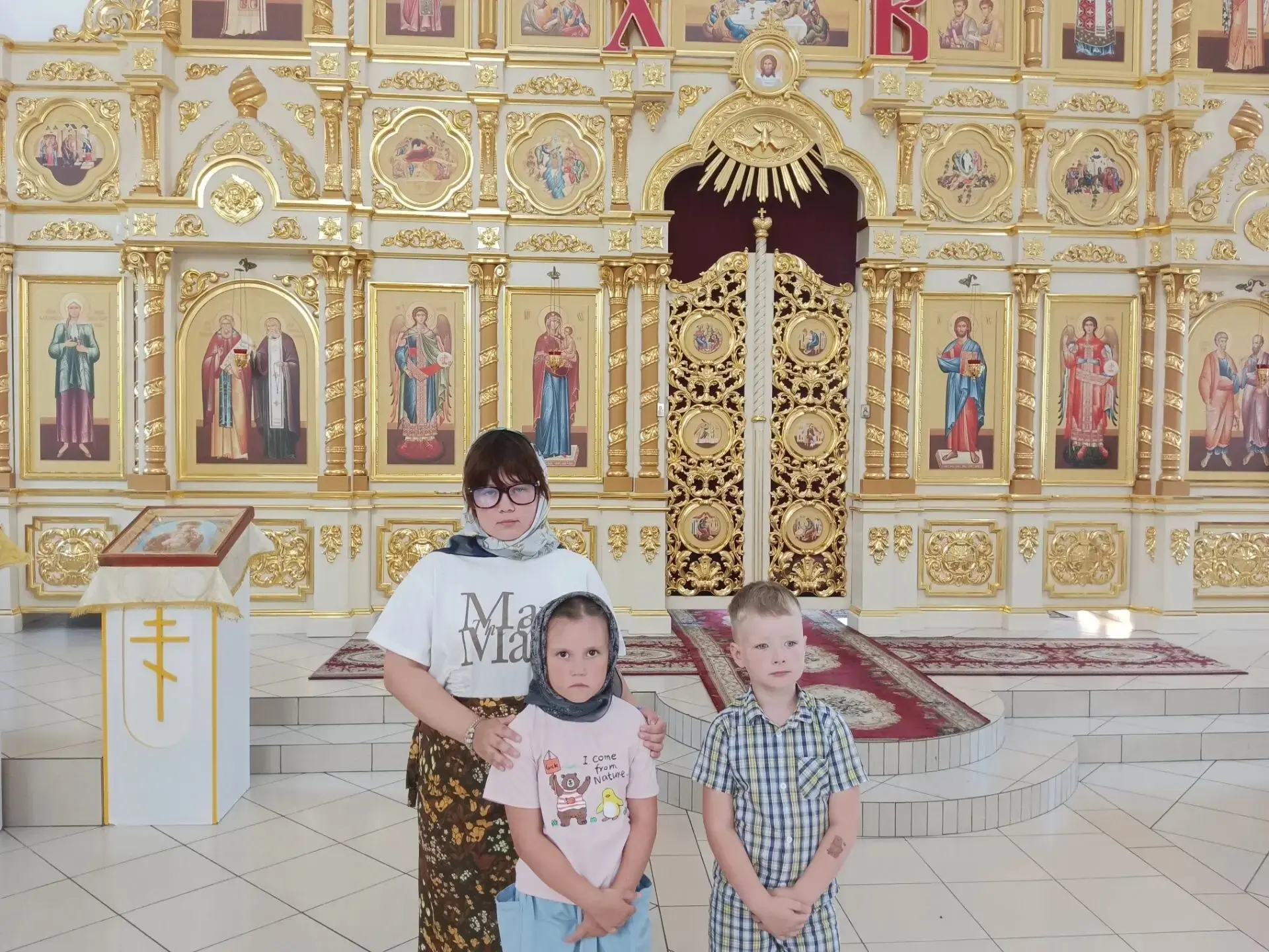 Я в храме почитаю тишину,