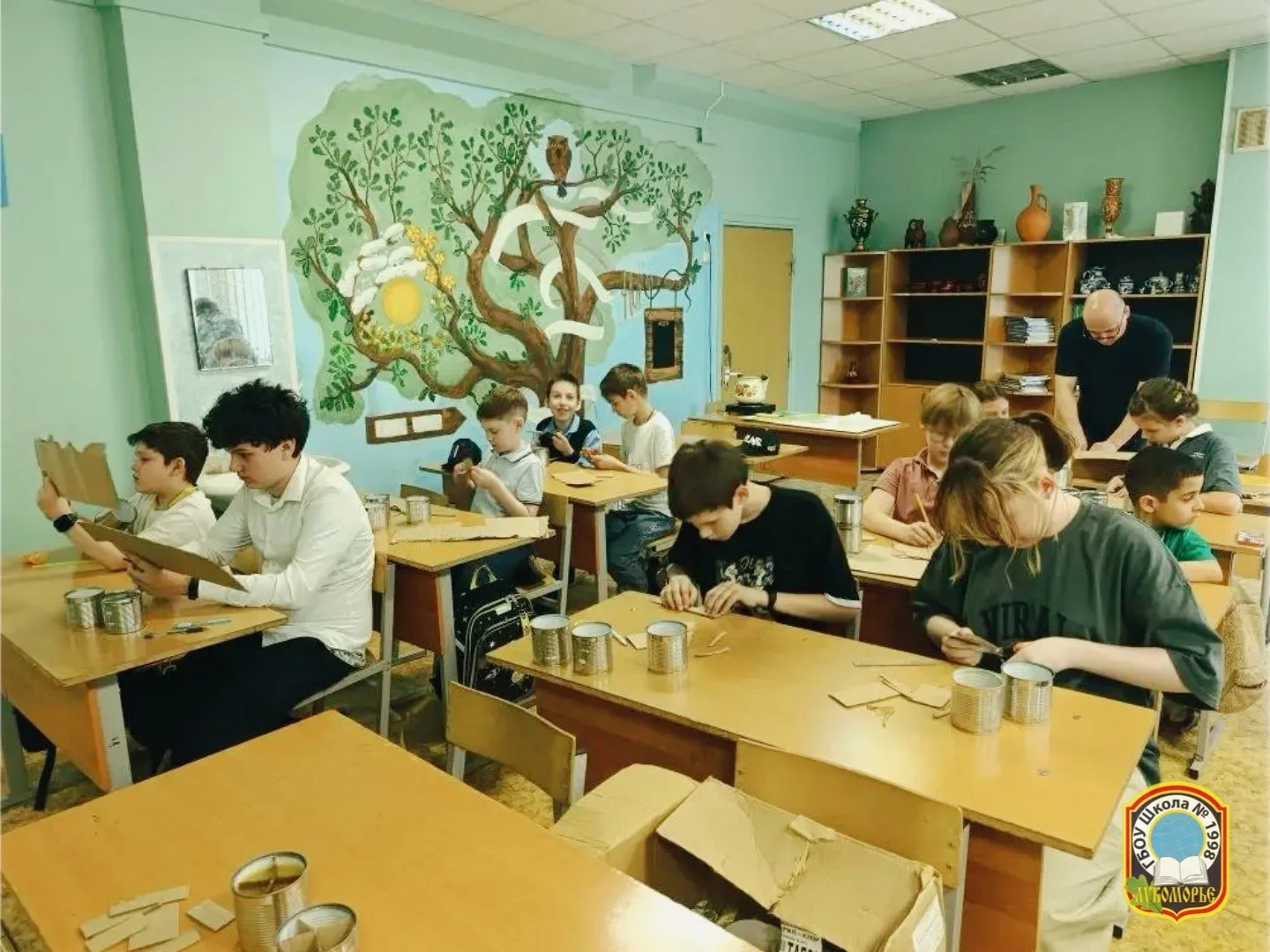 🕯️ Мастер-класс по изготовлению окопных свечей  В нашей школе прошёл мастер-класс по изготовлению ок