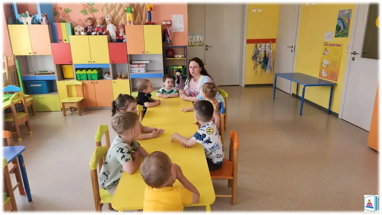 Ребята первой младшей группы "Медвежата" поздравили с Днем рождения Бабу-Ягу нарисовав ...