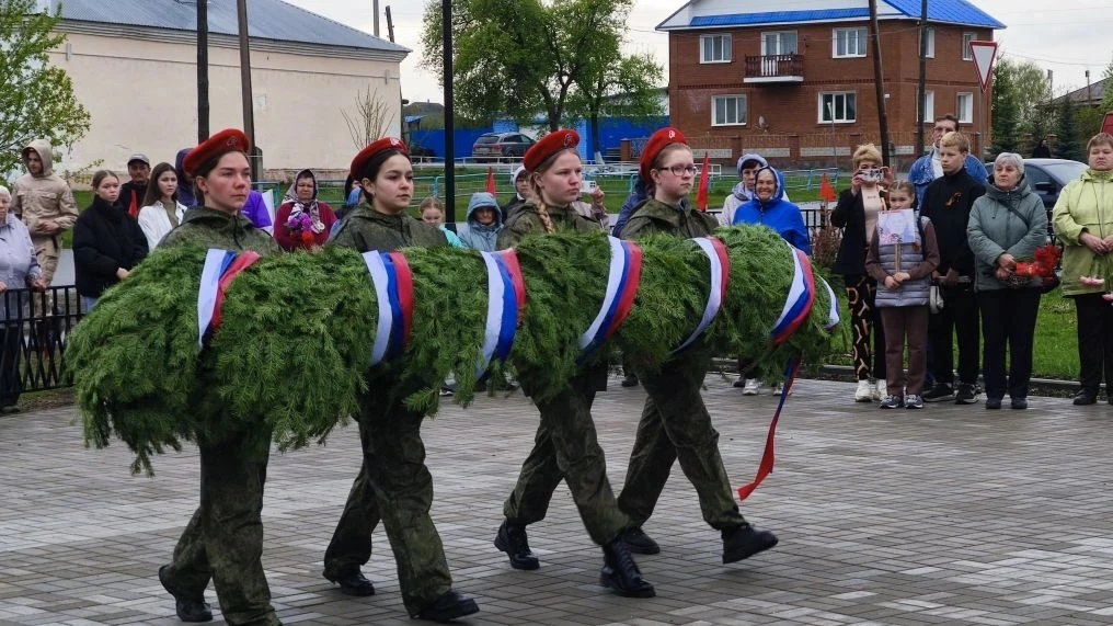 🇷🇺Сегодня, 9 мая, в День Великой Победы, прошла торжественная церемония возложения цв...