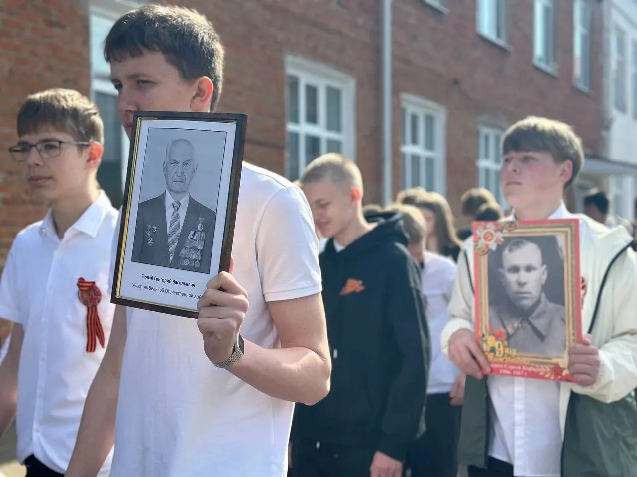 ПАМЯТЬ ПОКОЛЕНИЙ   ✏️Сегодня в нашей школе прошла торжественная линейка «Память поколений», посвящен