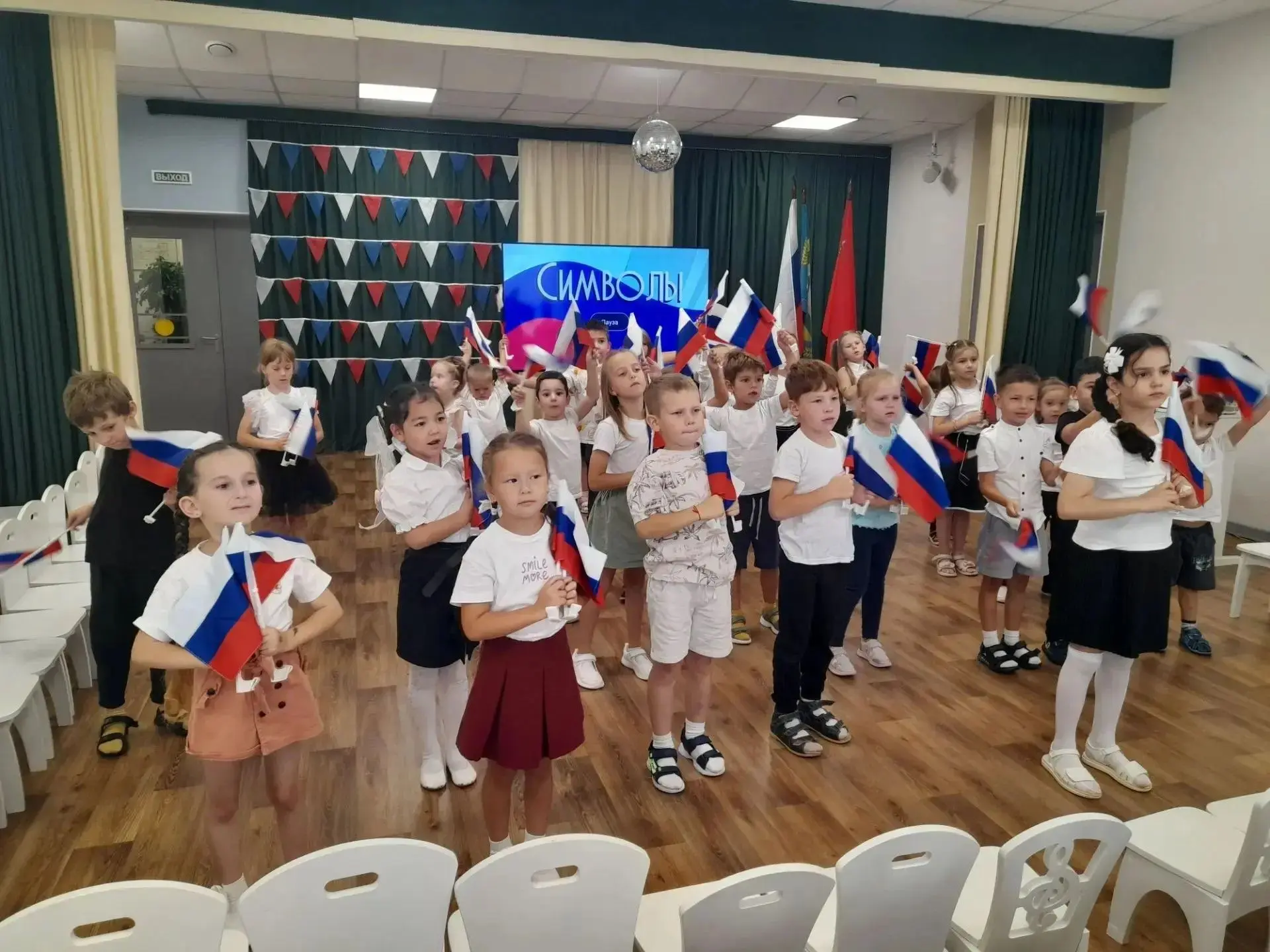 🇷🇺 На прошлой неделе в дошкольном отделении №3 Лопатинской школы прошло торжественное...