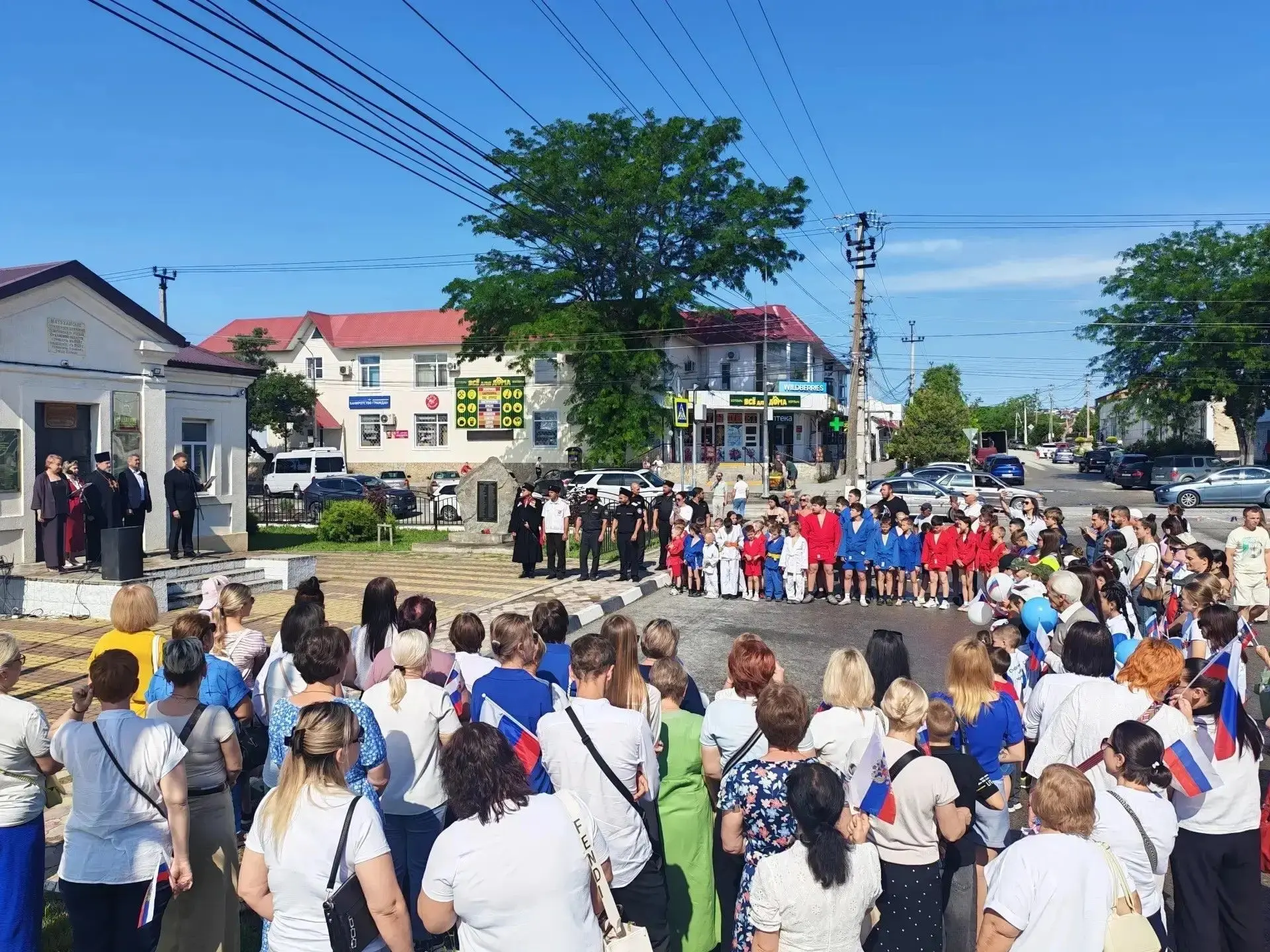 🇷🇺 С Днём России!

Гордость, честь и память сегодня в одном строю. В Натухаевском сельском округе 