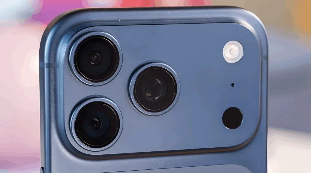 Как изменится камера iPhone 18 Pro 📸 

Судя по слухам, нас ждут три крутых нововведения: переменная