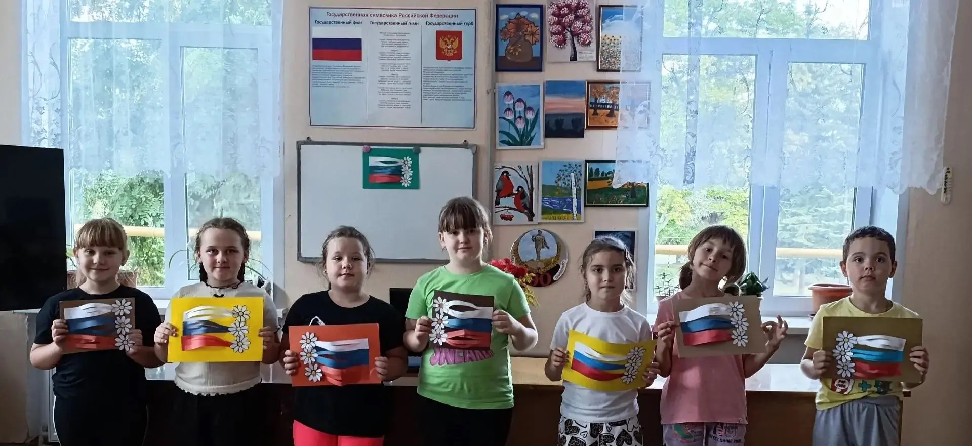 В Стахановском центре детского и юношеского творчества в рамках летней досуговой площад...