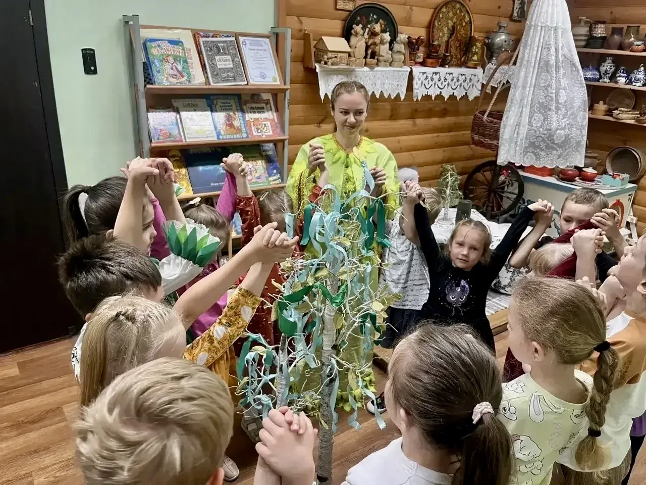 📣 Рубрика «Говорит и показывает 6 учебный корпус дошкольного отделения» 

🏠 «В гости к предкам: пу
