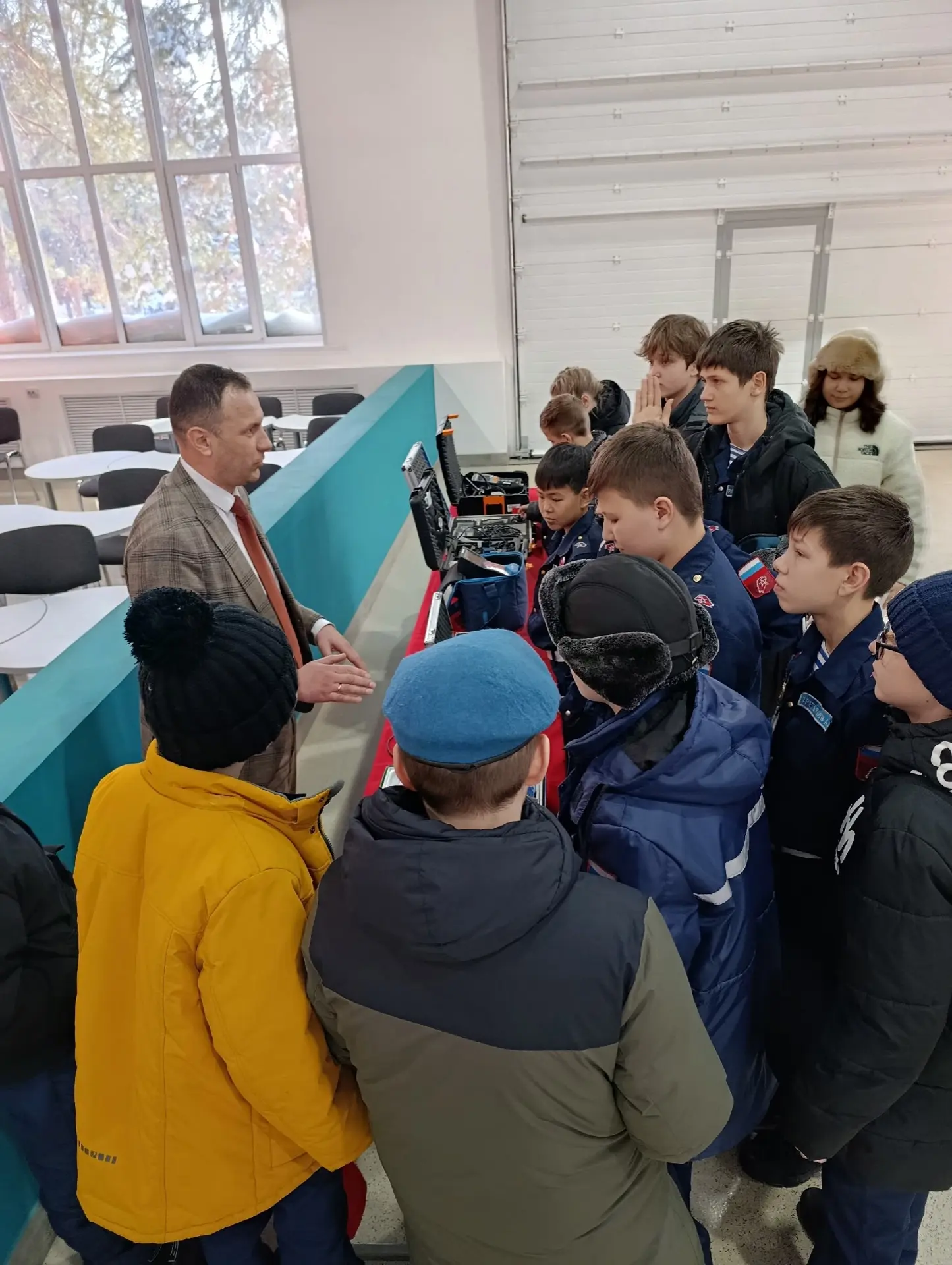 Экскурсия в ОГАУ для юнармейцев прошла познавательно и интересно!  Цель экскурсии — ранняя профориен