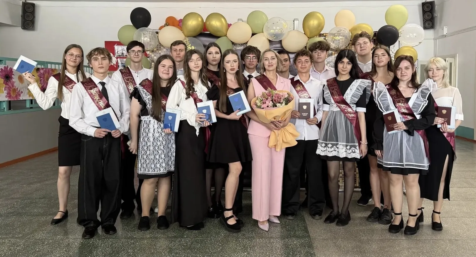 ⚡️ВЫПУСКНОЙ - 2026!⚡️


💫 27 июня 2026 года прошёл выпускной вечер для обучающихся 11-го класса.
✨П