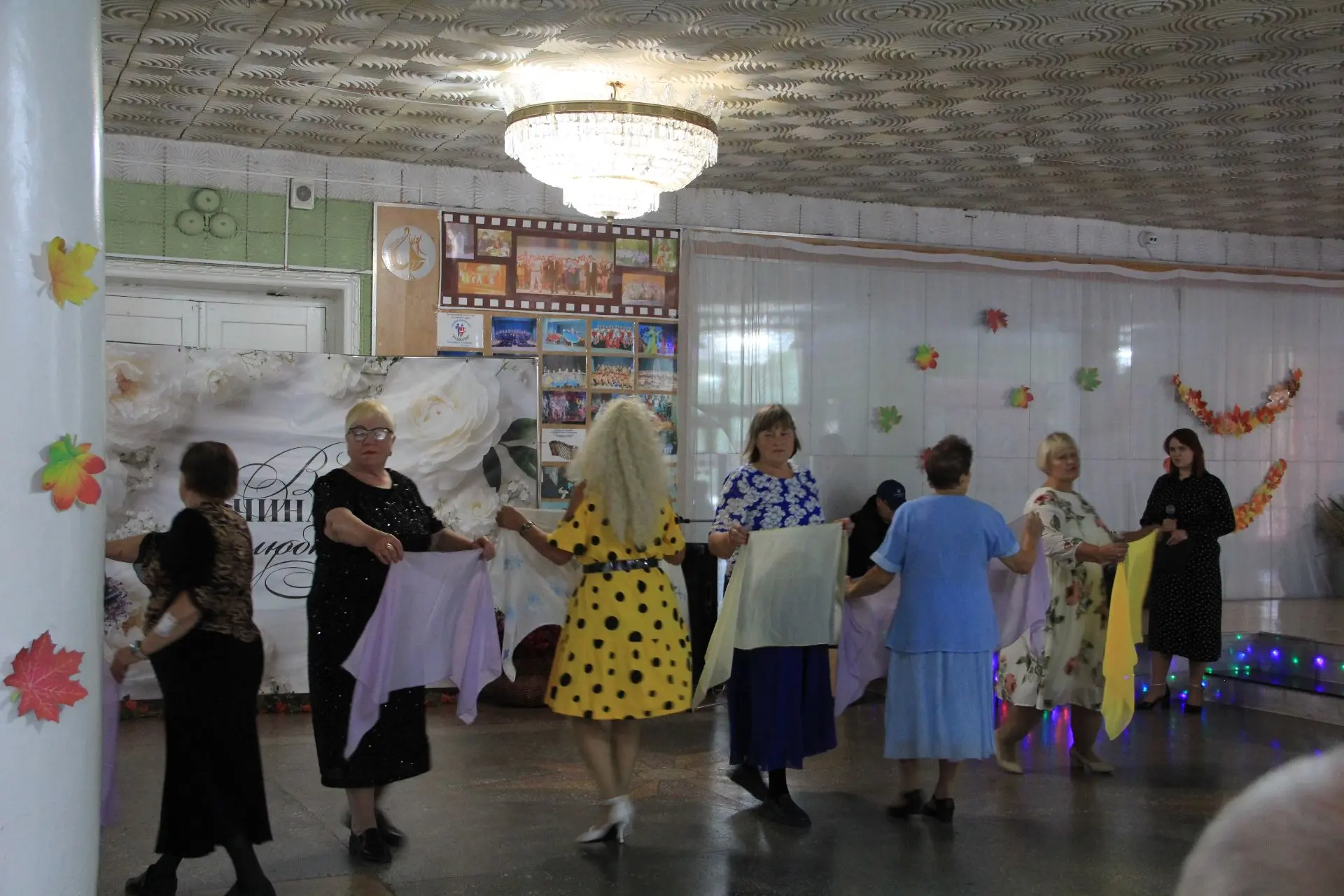 В Михайловском РДК чествовали старшее поколение «Золотая осень — золотые люди»