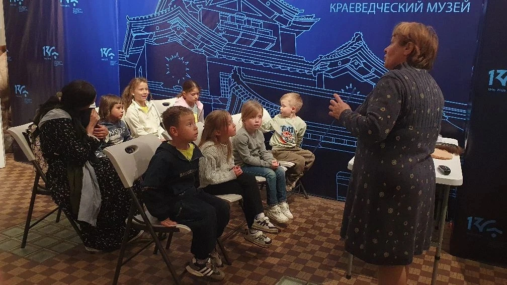 🦊 Живые уроки природы Сахалина

В Сахалинском областном краеведческом музее прошло особенное заняти