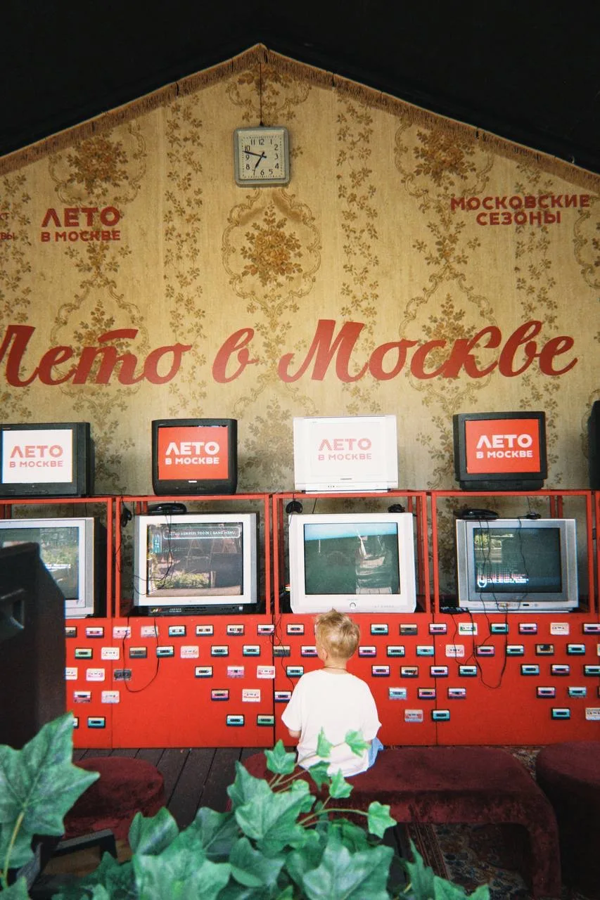 сегодня были туристами в Москве
находили 20 тысяч шагов 
лето 💛