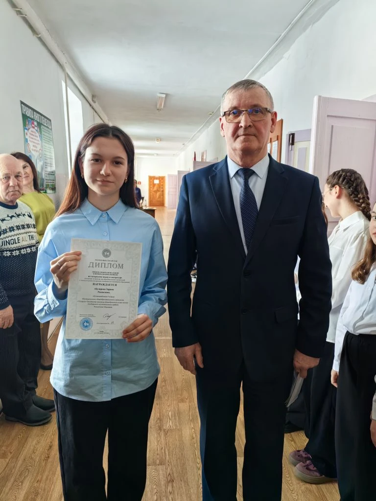 🎓 Сегодня в нашей школе прошла традиционная линейка!