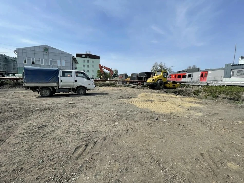 🚉В Корсакове приступили к благоустройству ТПУ «Пять углов»
 
⚙️Территорию транспортно-пересадочного