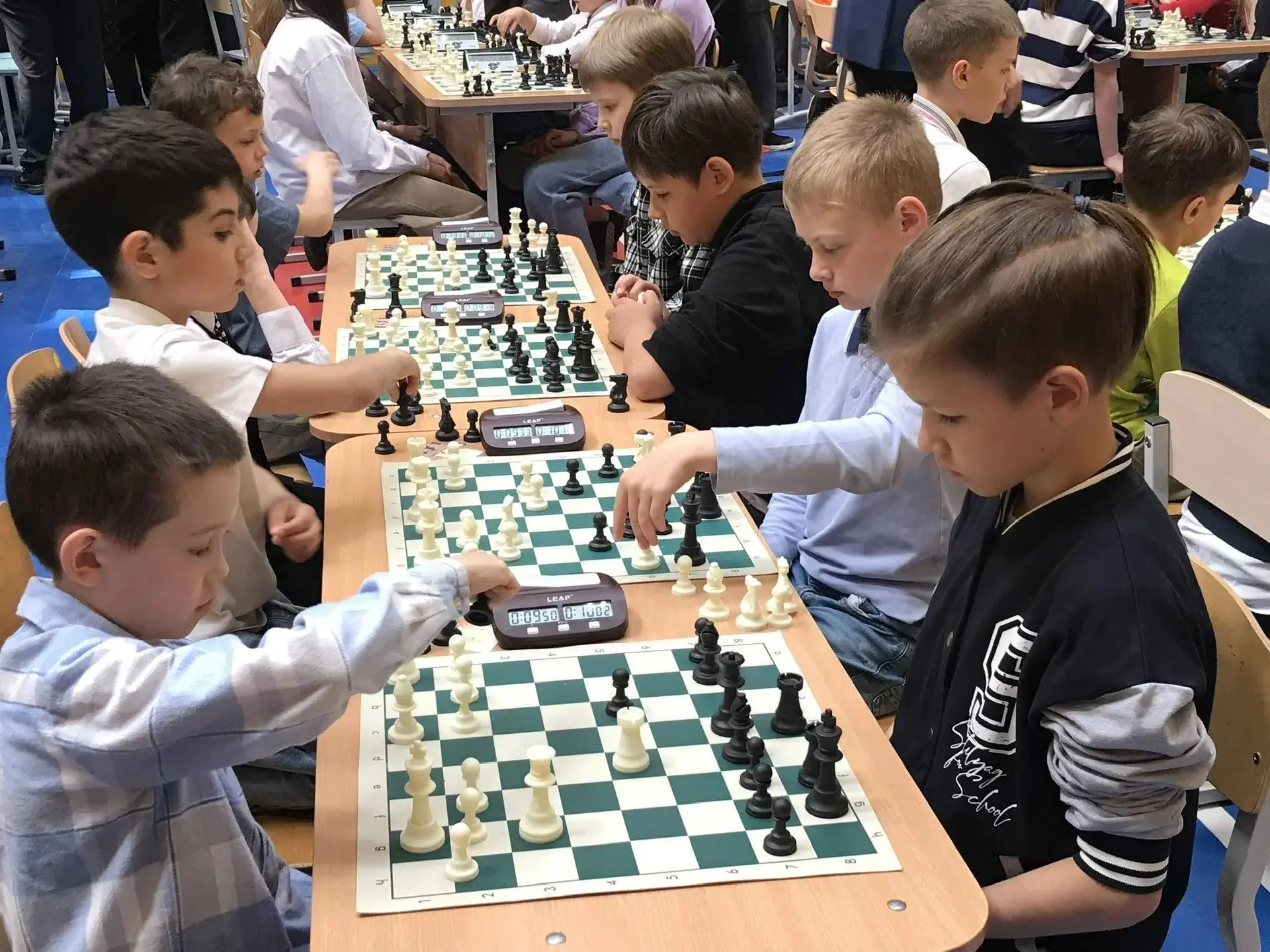 ♟️Исторический рекорд в Екатеринбурге: 200 школьников сразились за «Кубок Чемпионов» в школе №48!  🛑