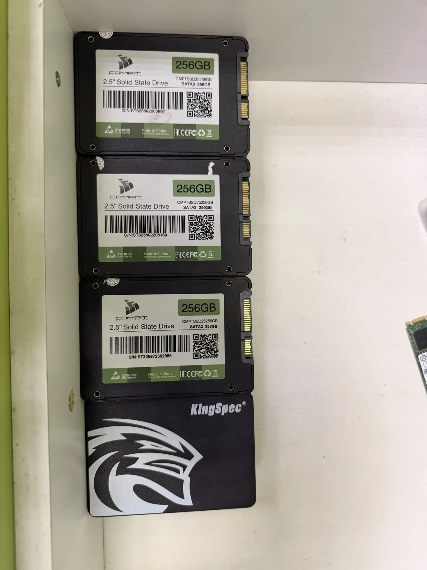 Лот дисков ssd 256Гб