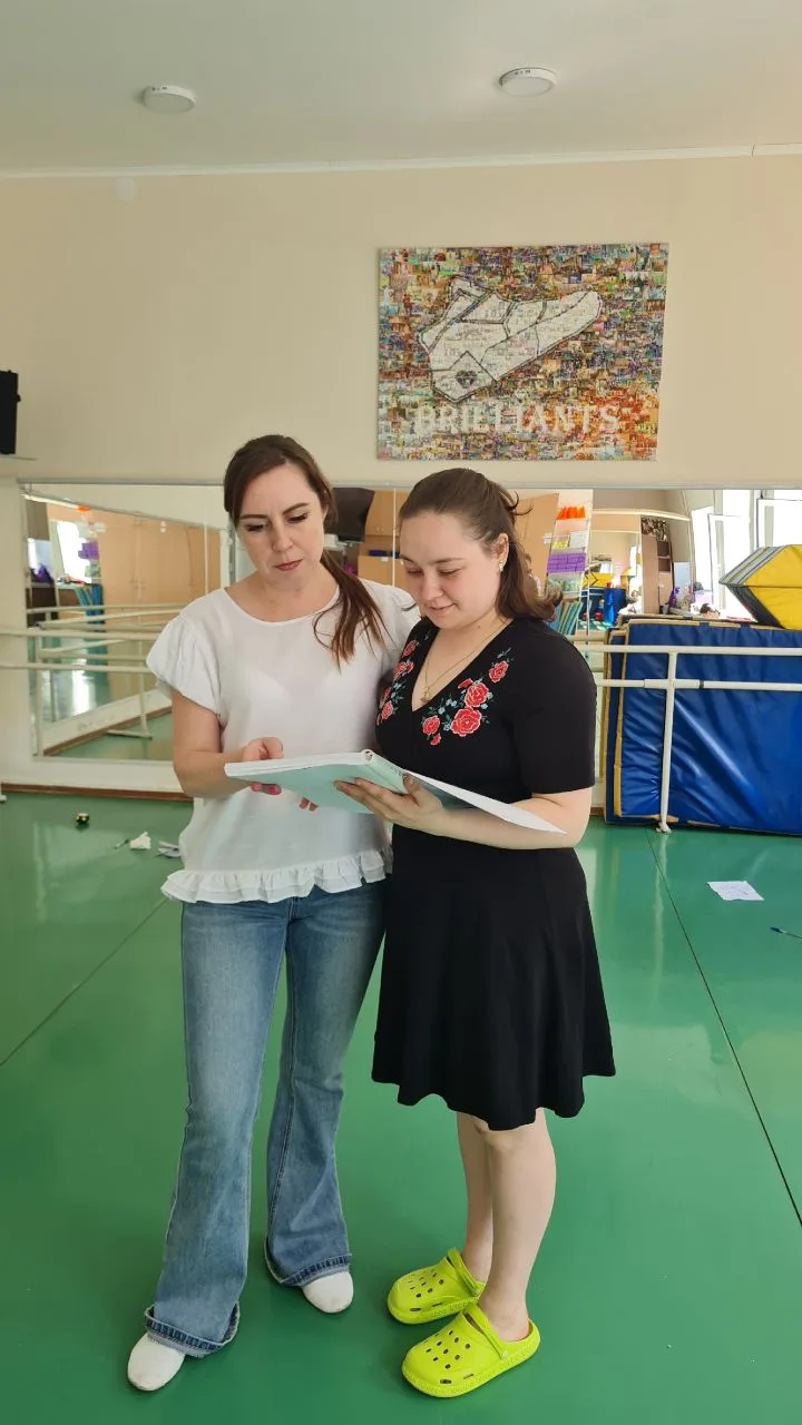 🎯 Помощь педагога-куратора молодому хореографу: как выстроить работу с родителями танцоров.

Начина