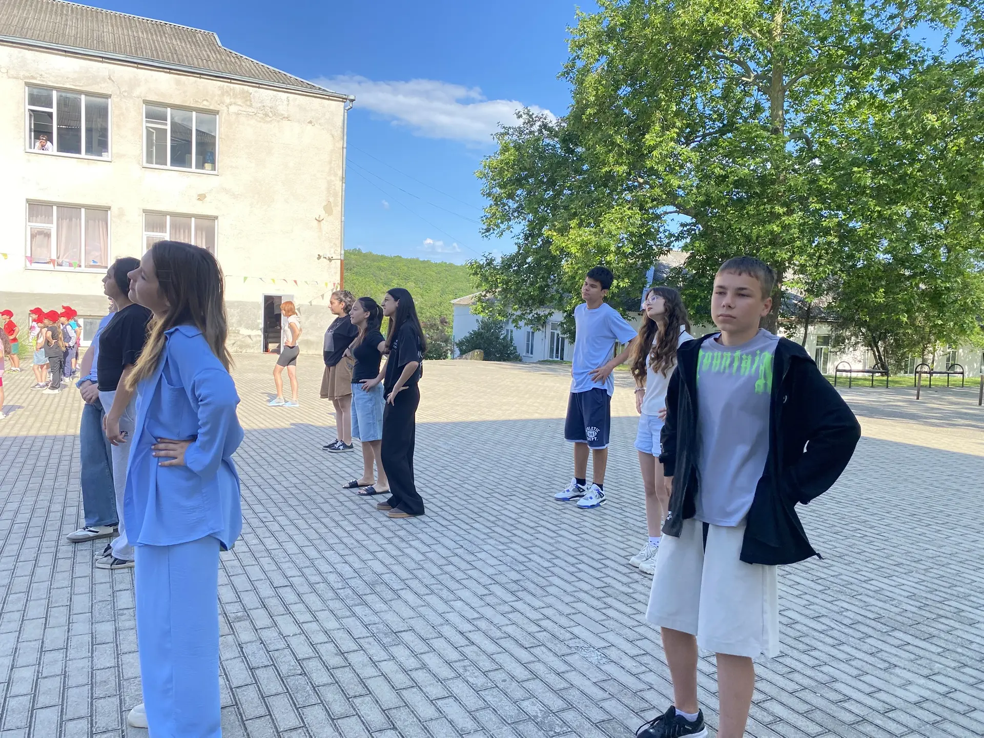 ☀️Утро в ЛТО «Зелёный патруль» 🌿 стартовало с торжественной линейки и энергичной заряд...