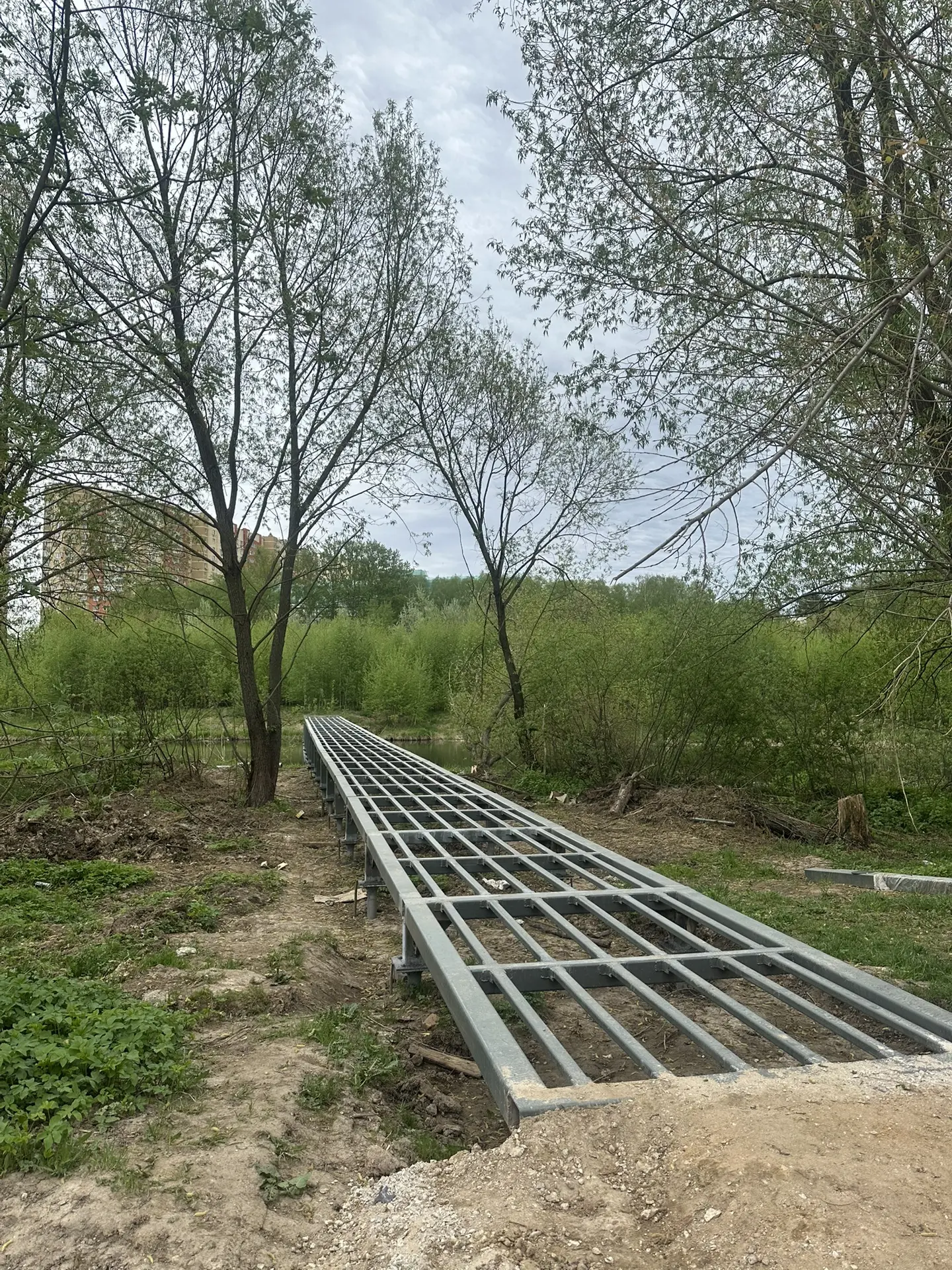 Блесток много не бывает - произнесла я вслух, выбирая покрытия для педикюра в первый вы...