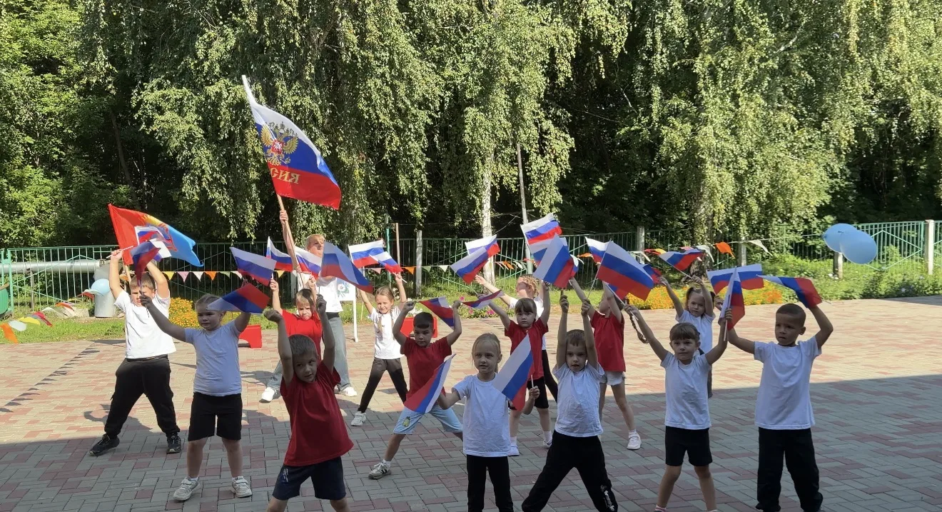 22 августа мы отмечаем  День государственного флага России. В нашем детском саду прошёл...