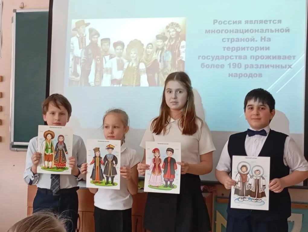 📖 «ПОЭЗИЯ РОССИИ МНОГОЛИКОЙ»: 4-Е КЛАССЫ ОТКРЫЛИ СВОЙ УСТНЫЙ ЖУРНАЛ! В преддверии Всемирного дня поэ