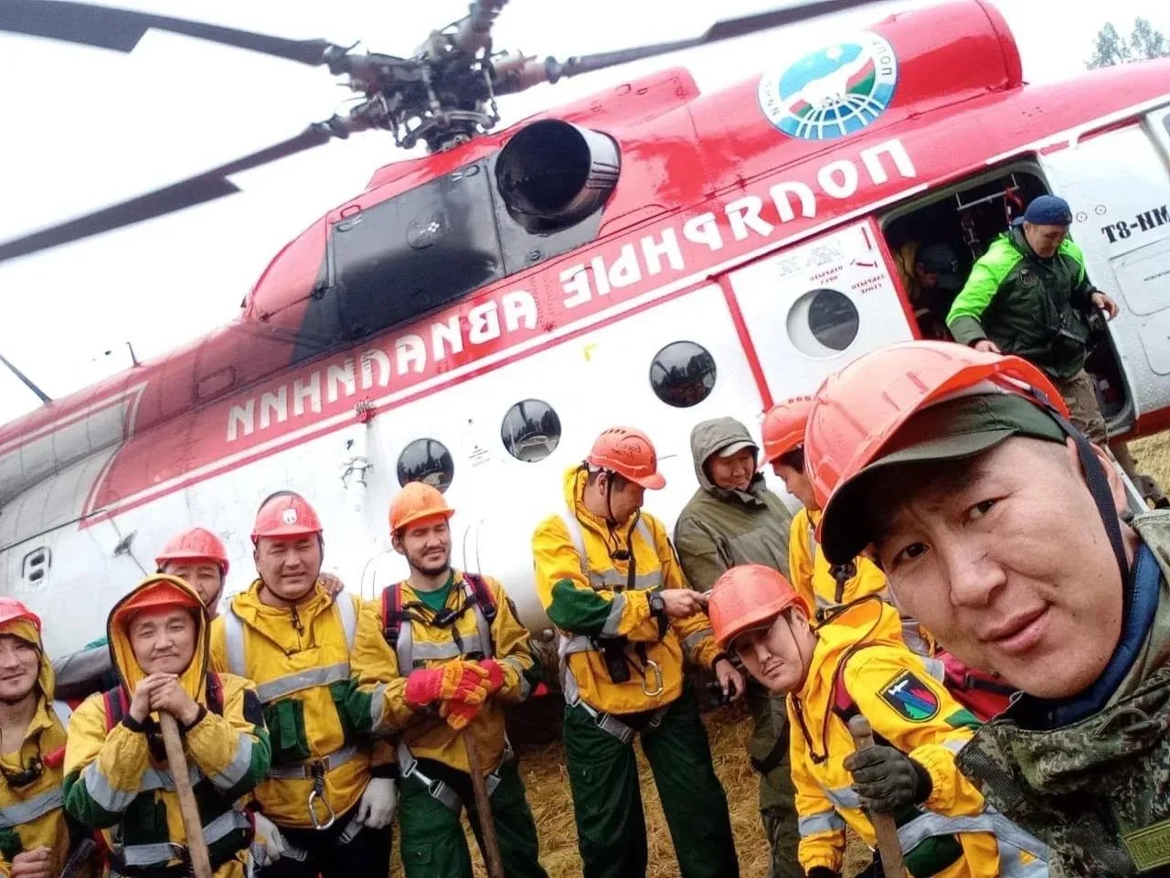 🚁 Огнеборцы вернулись с тушения крупного пожара