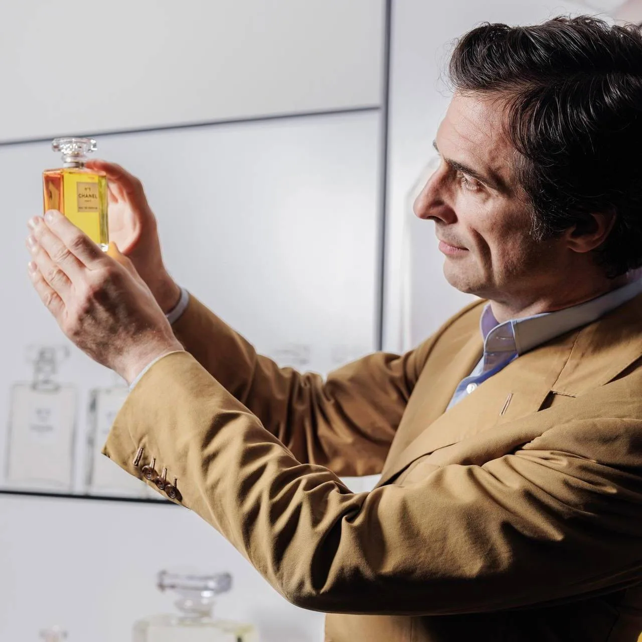 🎉 30 июля — день рождения Оливье Польжа, человека, который сегодня определяет ароматный стиль CHANE