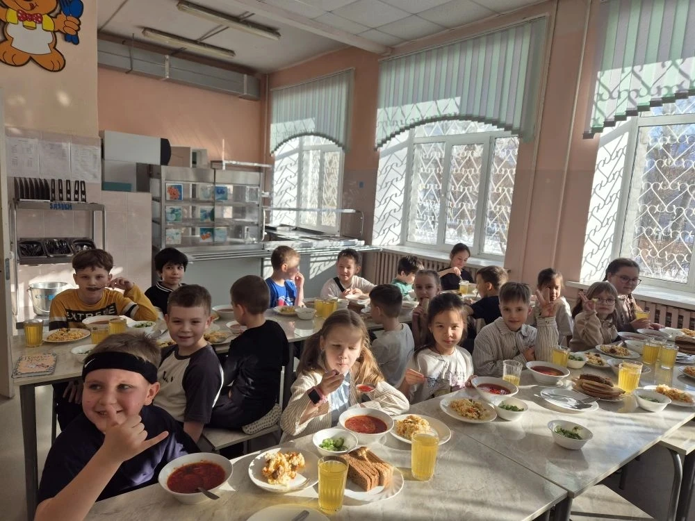 🎉Ура! Пришкольный лагерь открыт!  👍🏻Сегодня в нашей школе стартовал пришкольный лагерь — и это насто
