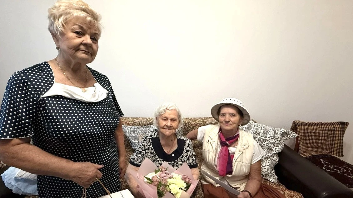 Жительница района Валентина Николаевна Арситова отметила 95-летие

Именинницу пришли поздравить со з