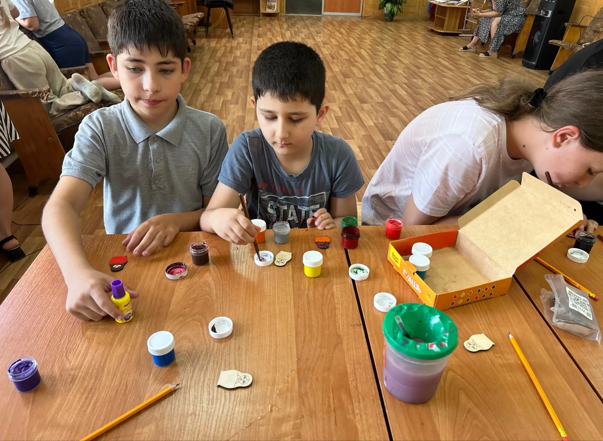 🎨В МБУК КДЦ Гашунский кипела работа! Наши ребята погрузились в мир русского народного творчества на
