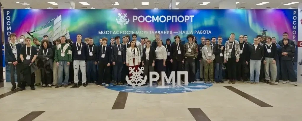 Морской конгресс Владивосток ⚓

Студенты групп 111-СВ-25, 111-СР-25, 111-ЭР-25 и 121-ЭР-24 вместе с 