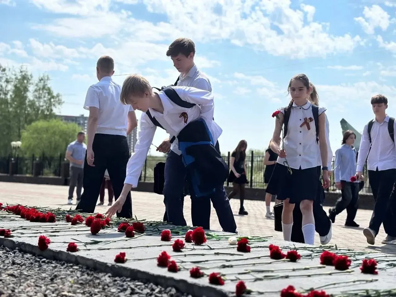 Быковский мемориал: дань памяти неизвестному солдату.  Накануне великого праздника День Победы,  уча